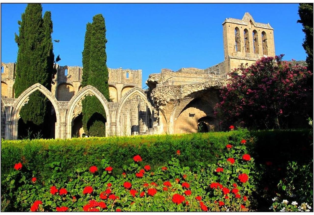 Bellapais Abbey Boutique Hotel ไคริเนีย ภายนอก รูปภาพ