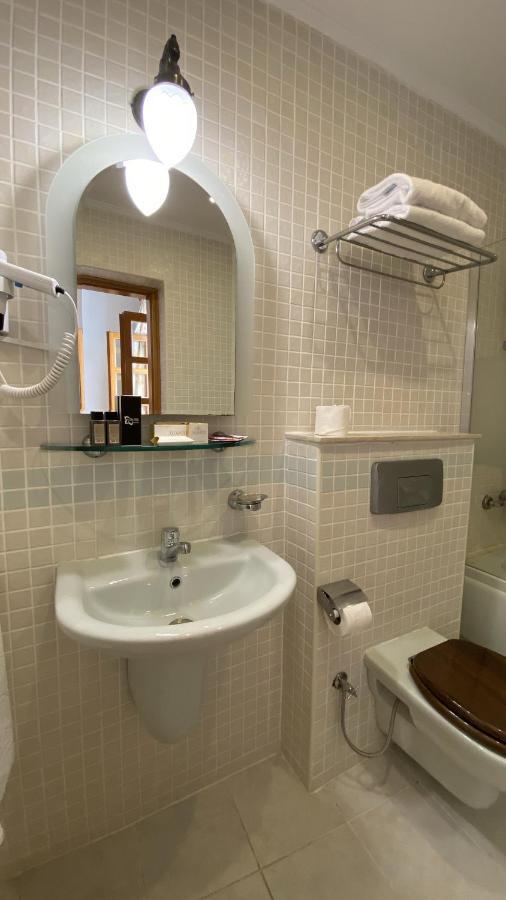 Bellapais Abbey Boutique Hotel ไคริเนีย ภายนอก รูปภาพ