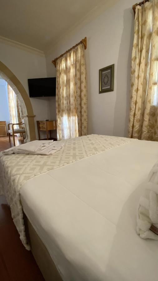 Bellapais Abbey Boutique Hotel ไคริเนีย ภายนอก รูปภาพ