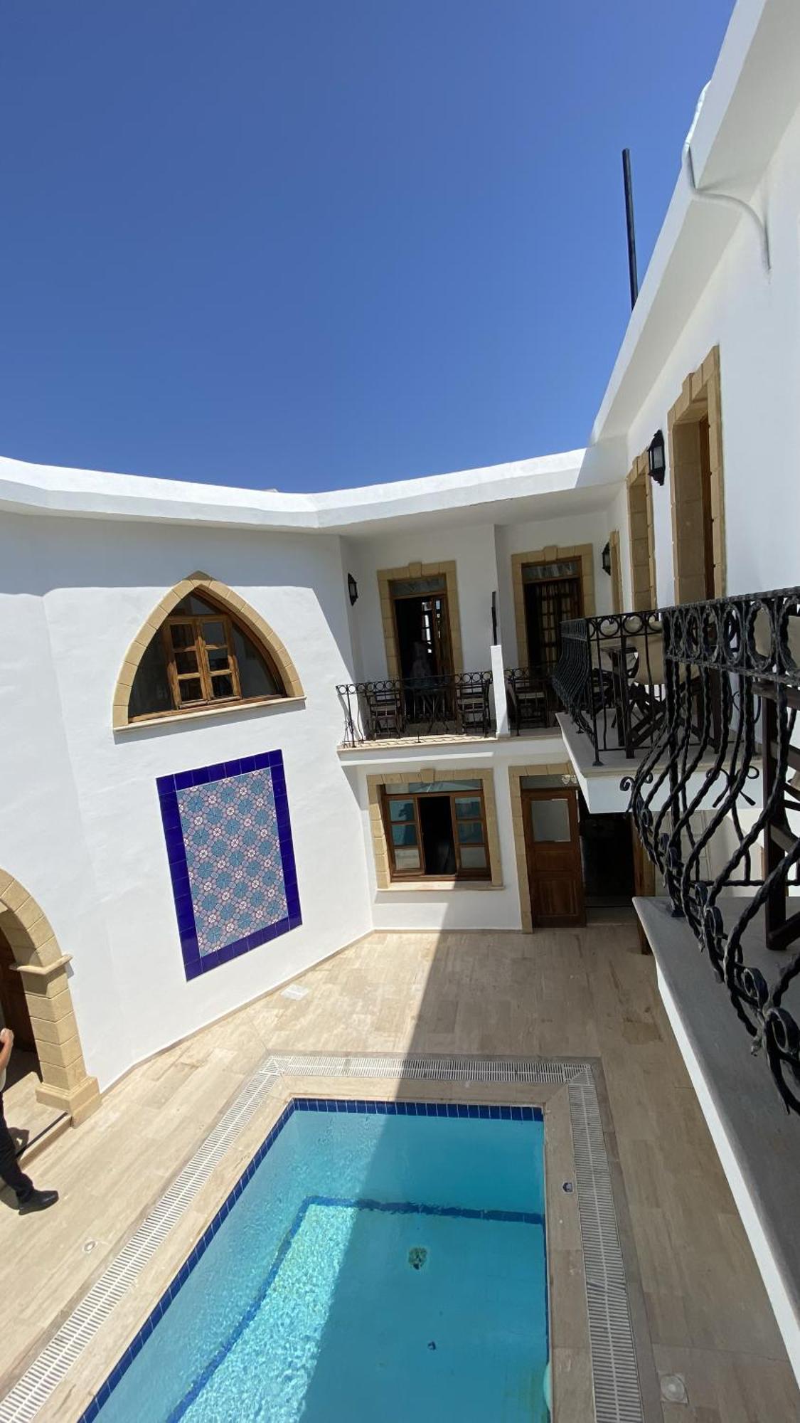 Bellapais Abbey Boutique Hotel ไคริเนีย ภายนอก รูปภาพ